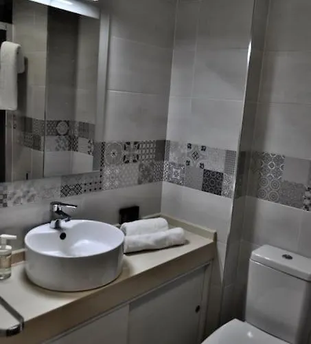 Iii Junto A Plaza Mayor Apartment